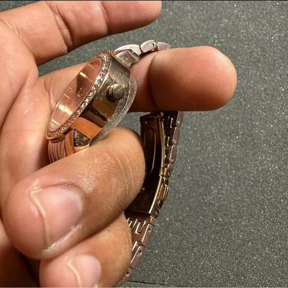 Metaphor Ladies Quarts Watch Pink Tone Jeweled MET07RG Working New Battery - Picture 9 of 9